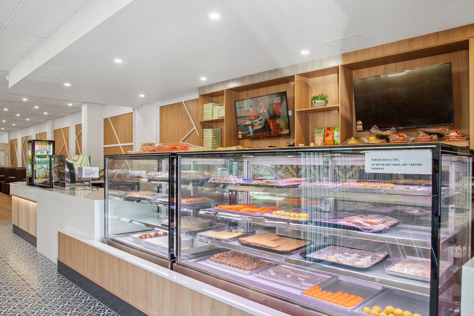 The food display cabinet of Indian Ocean Groceries in Kelmscott Perth.